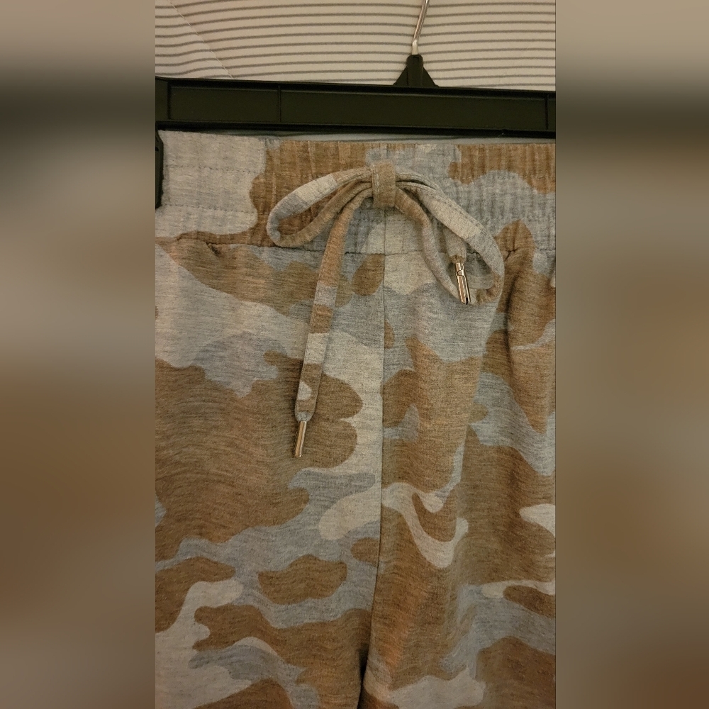Live Well Lounge 2XL Camo Knit Shorts Drawstring - Picture 3 of 6